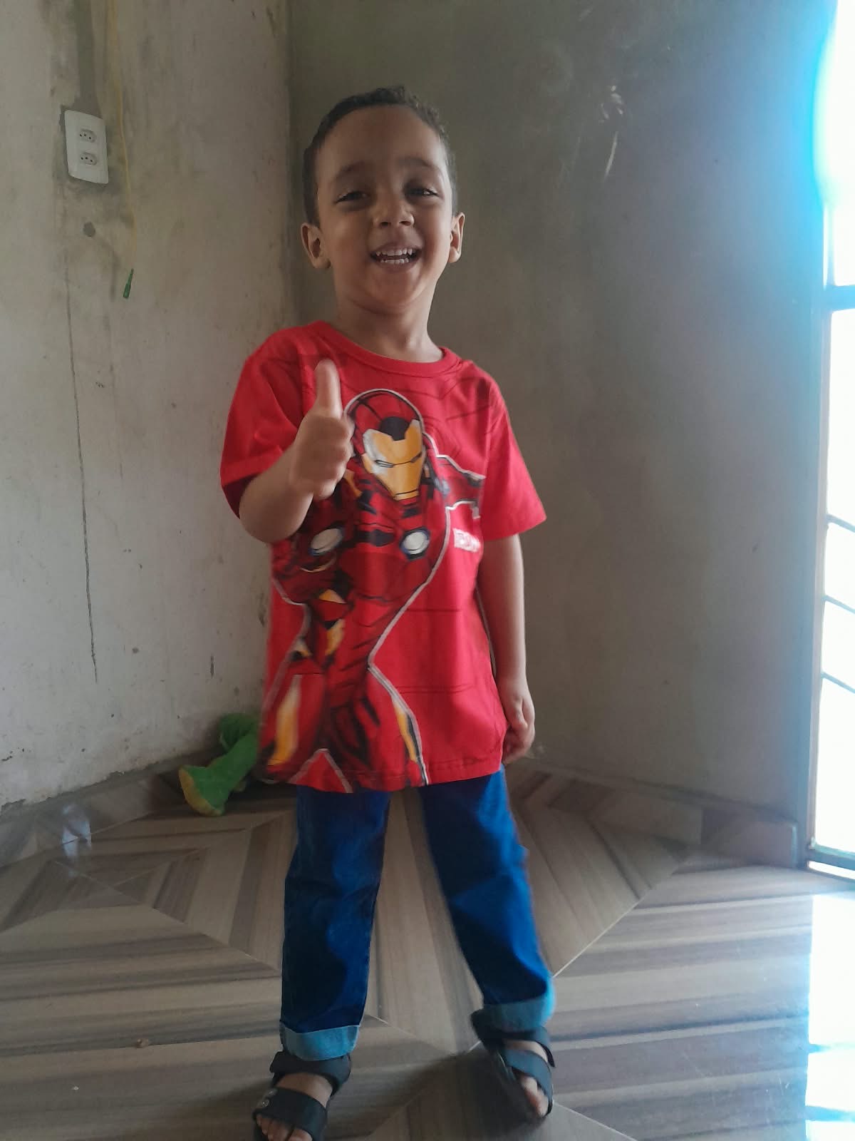 Mãe de 3 aos 27 anos moro de aluguel estou tão cansada de pagar aluguel tenho 3 filhos